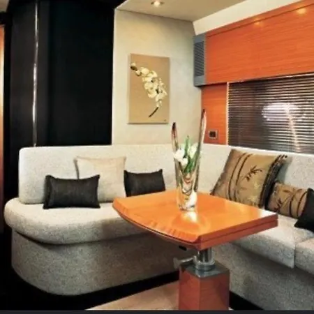 Riva Splendida 22 Metri 6 Pax *
